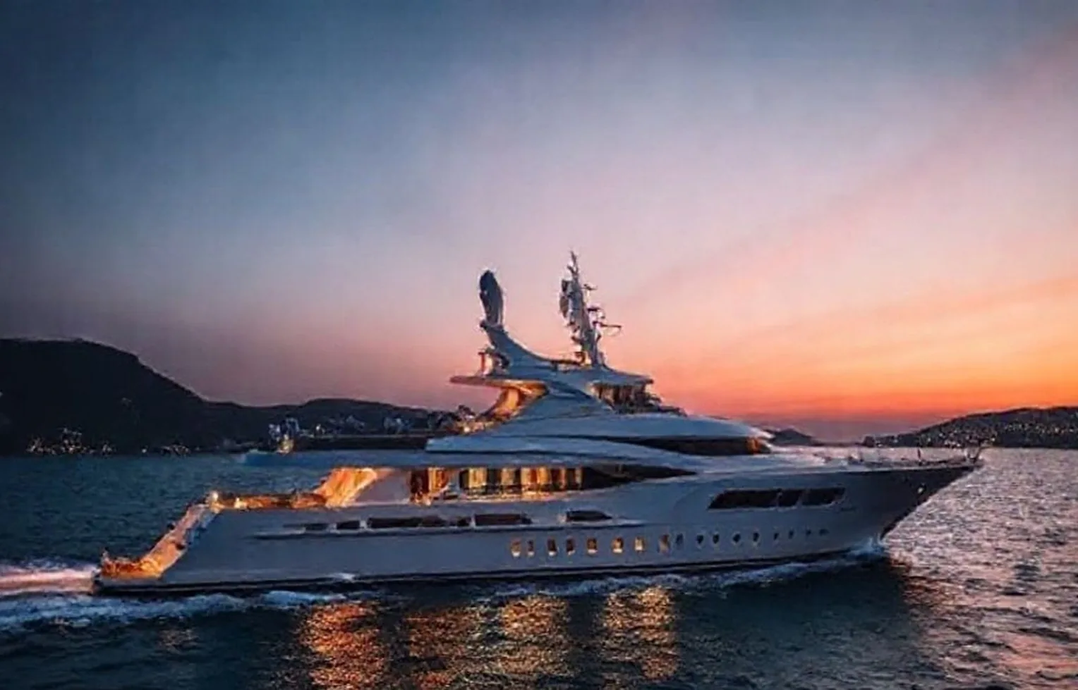 Luxury yacht charter for corporate events